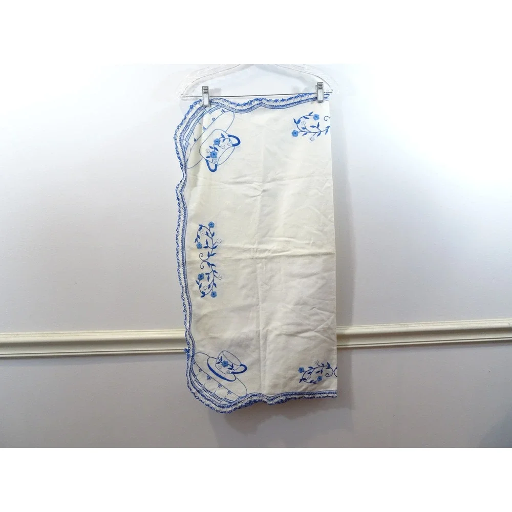 VTG White Linen Tablecloth Blue Teapot Floral Embroidery Crochet Trim Cottage